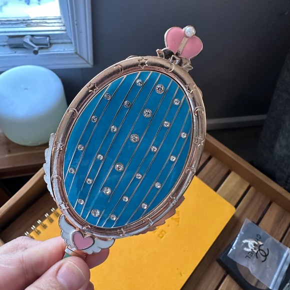 1002-Pink and Red Handheld Mirror with Heart Design - Picture 7 of 8